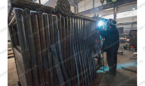 Котел HeatExpert КВм 1.28 МВт / 1280 кВт с планкой шурующей ТШПМ